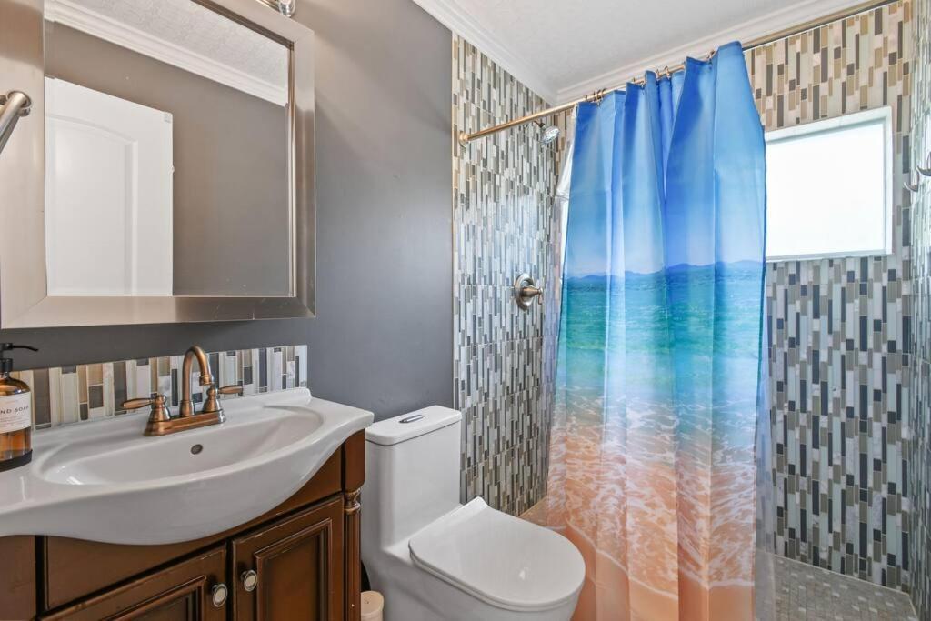 Tropical Beach & Lakefront Home Уест Палм Бийч Екстериор снимка