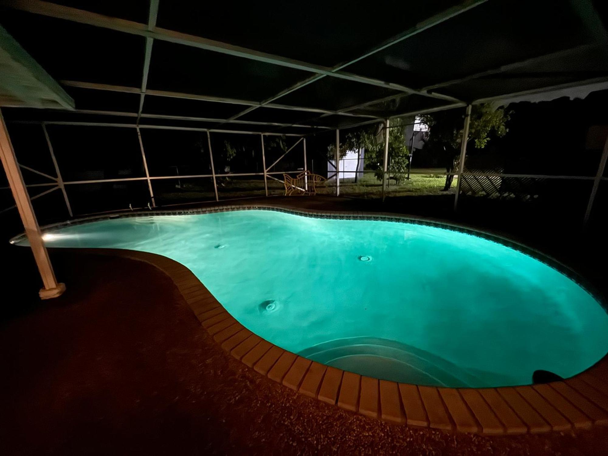 Tropical Beach & Lakefront Home Уест Палм Бийч Екстериор снимка